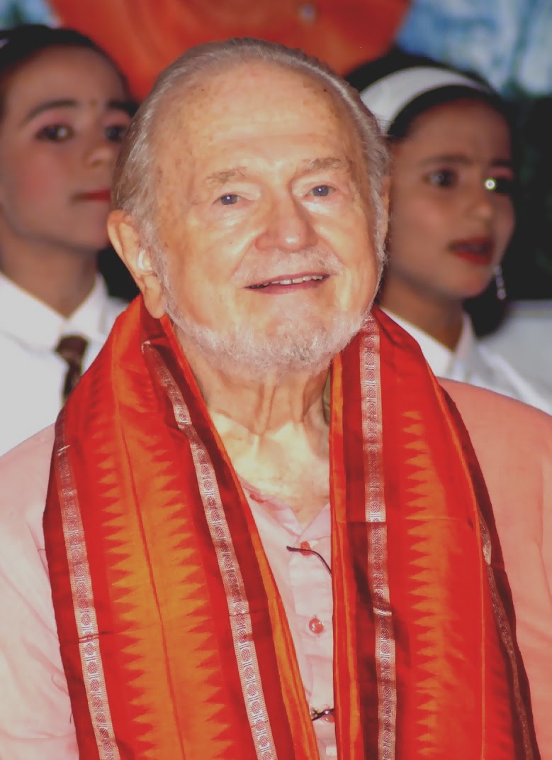 Swami Kriyananda in Rishikesh in 2007. Ananda celebrates 50 years.