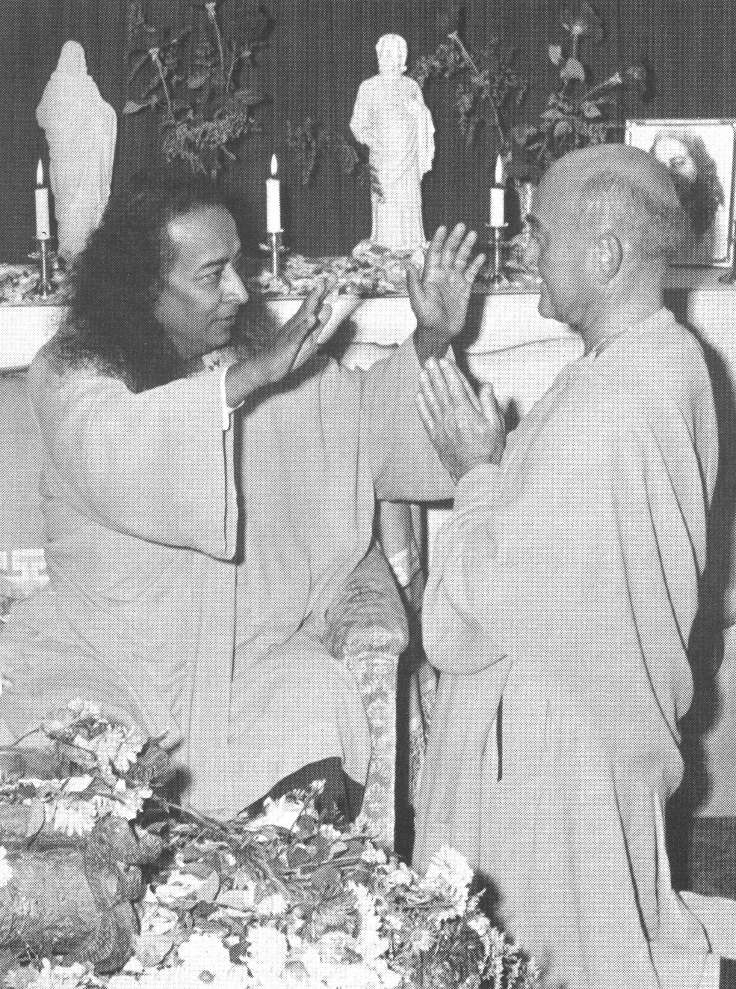Paramhansa Yogananda blessing disciple Rajarsi Janakananda