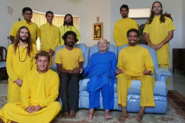 Swami Kriyananda with the monks in India