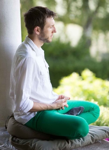 bryan-meditating-outdoors