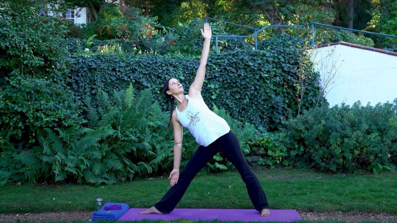 Using Yoga Poses for Meditation - Ananda