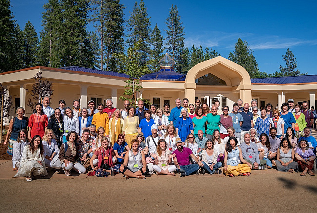 Communities and meditation groups around the world